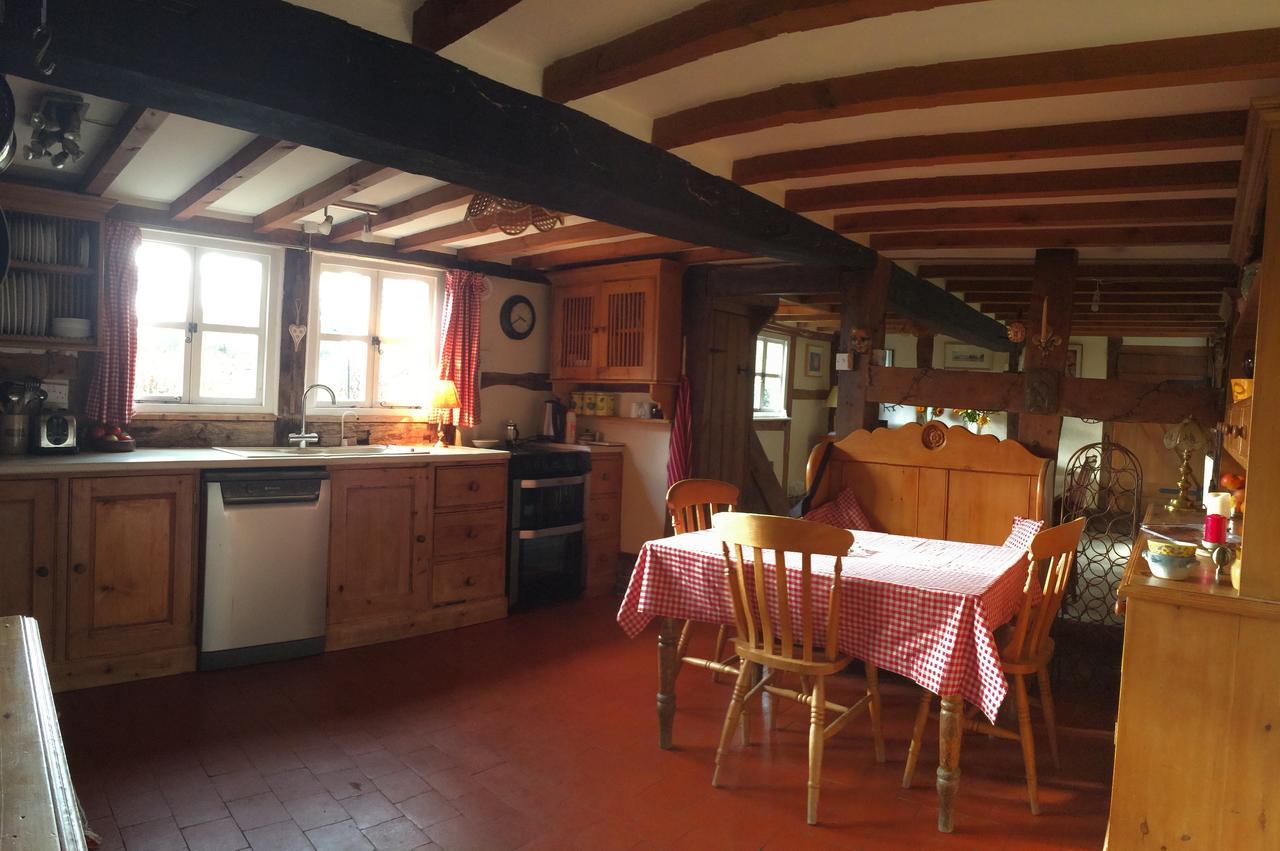 Yew Tree Cottage ลีโอมินสเตอร์ ภายนอก รูปภาพ